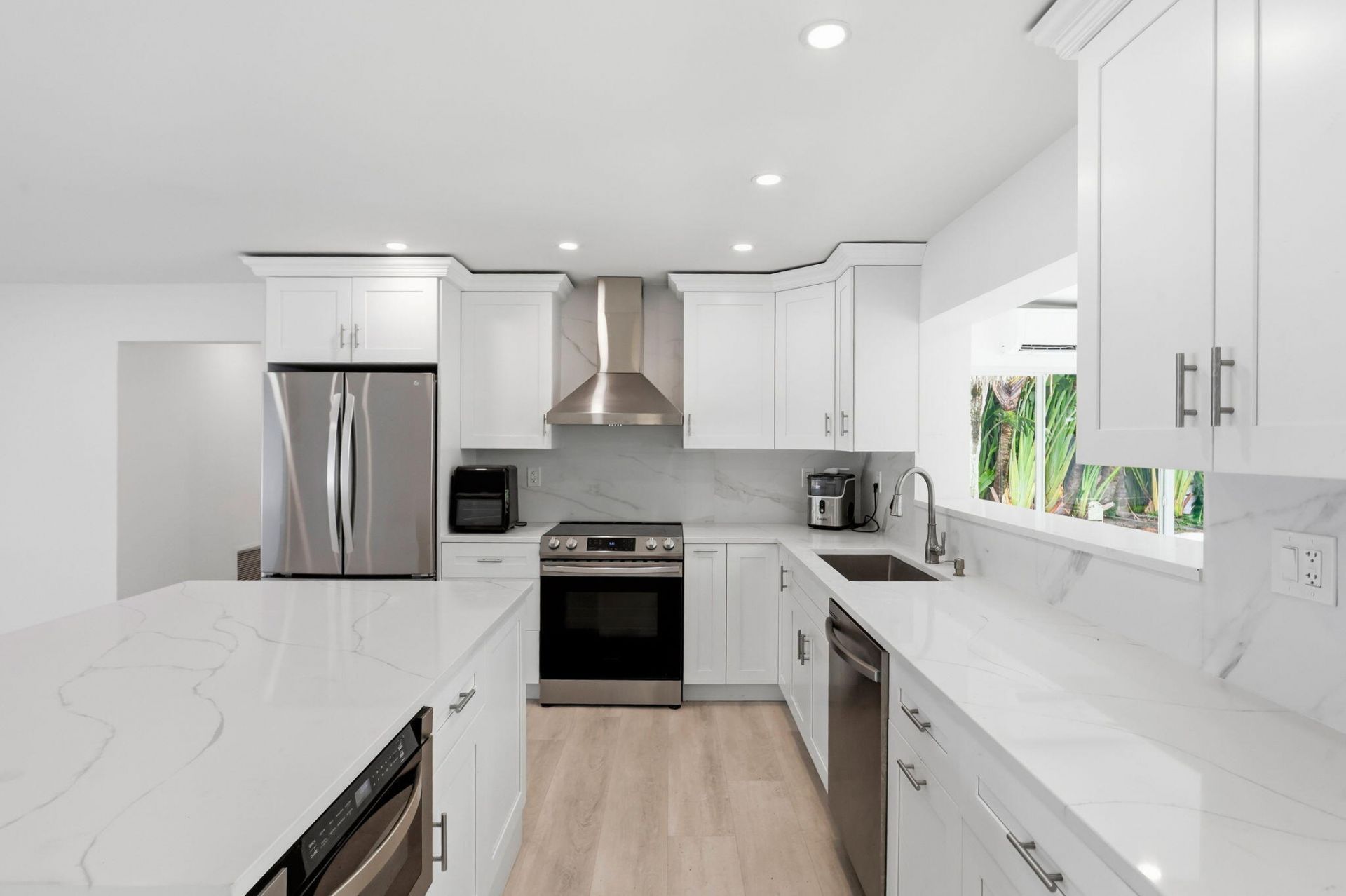 998 W Camino Real, Boca Raton, FL 33486 Photo