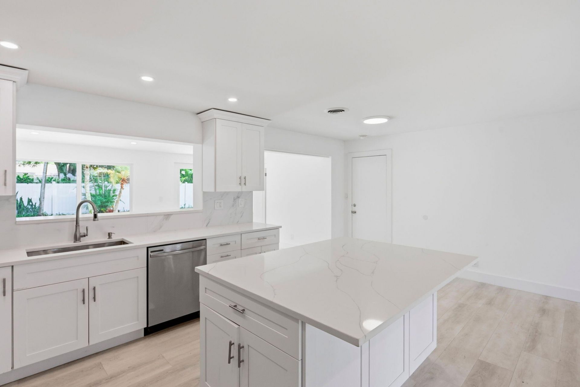 998 W Camino Real, Boca Raton, FL 33486 Photo