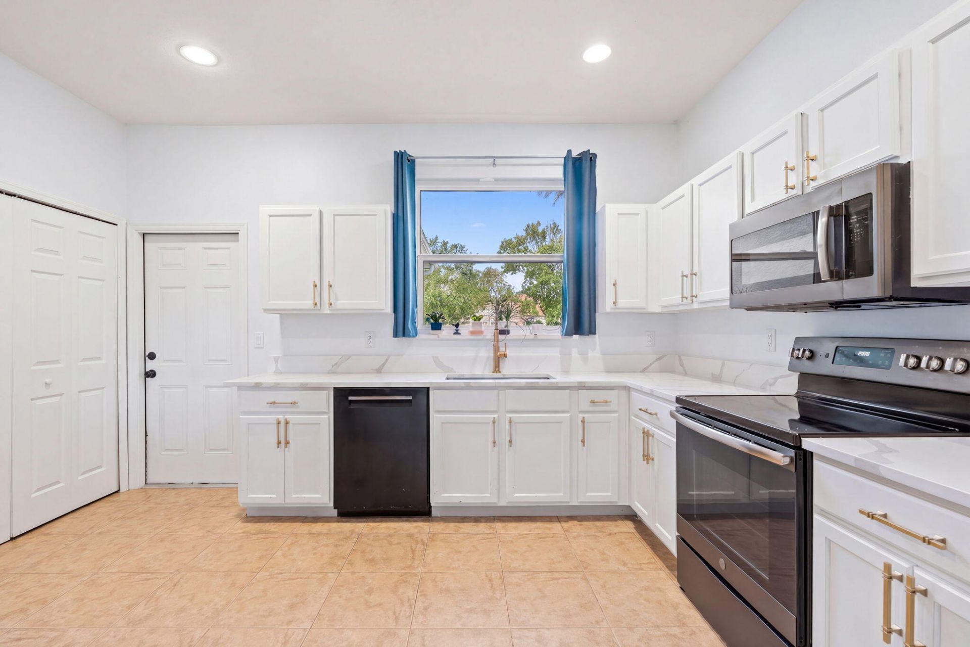 1731 SE Ridgewood Street, Port Saint Lucie, FL 34952 Photo