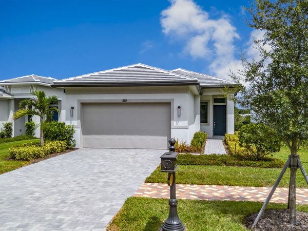 419 SE Via Sangro, Port St. Lucie, FL 34952