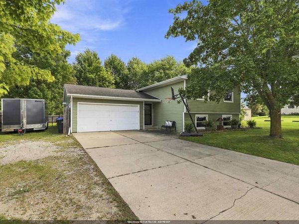 510 S MAPLE STREET, Black Creek, WI 54106