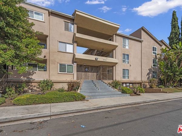 10757 Hortense Street, Unit 303, Toluca Lake, CA 91602