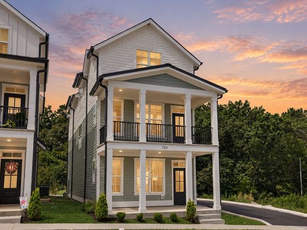 135 Stella Dr, Nashville, TN 37209