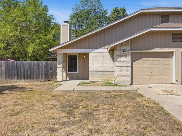 904/906 HYRIDGE ST, Round Rock, TX 78664