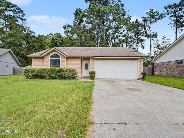 1533 KINGFISHER Lane N, Jacksonville, FL 32218