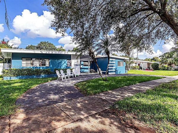 17860 NE 9th Pl, North Miami Beach, FL 33162