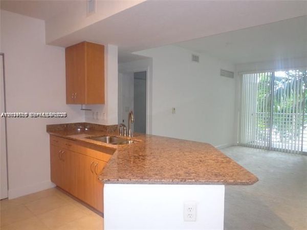 1830 Radius Dr, Unit 319, Hollywood, FL 33020