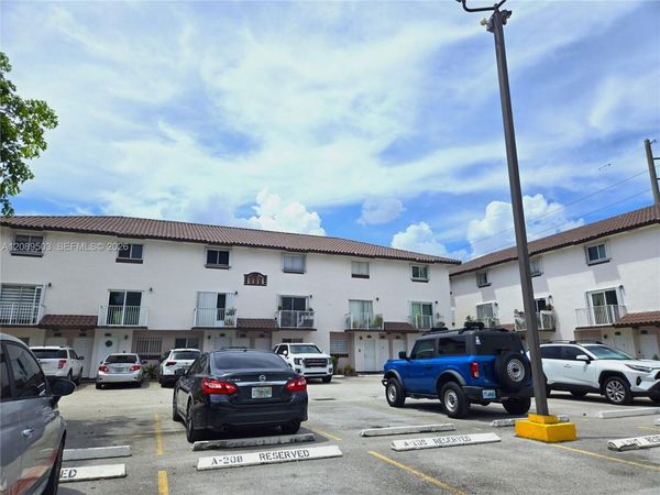 800 SW 104th Ct, Unit A-105, Miami, FL 33174