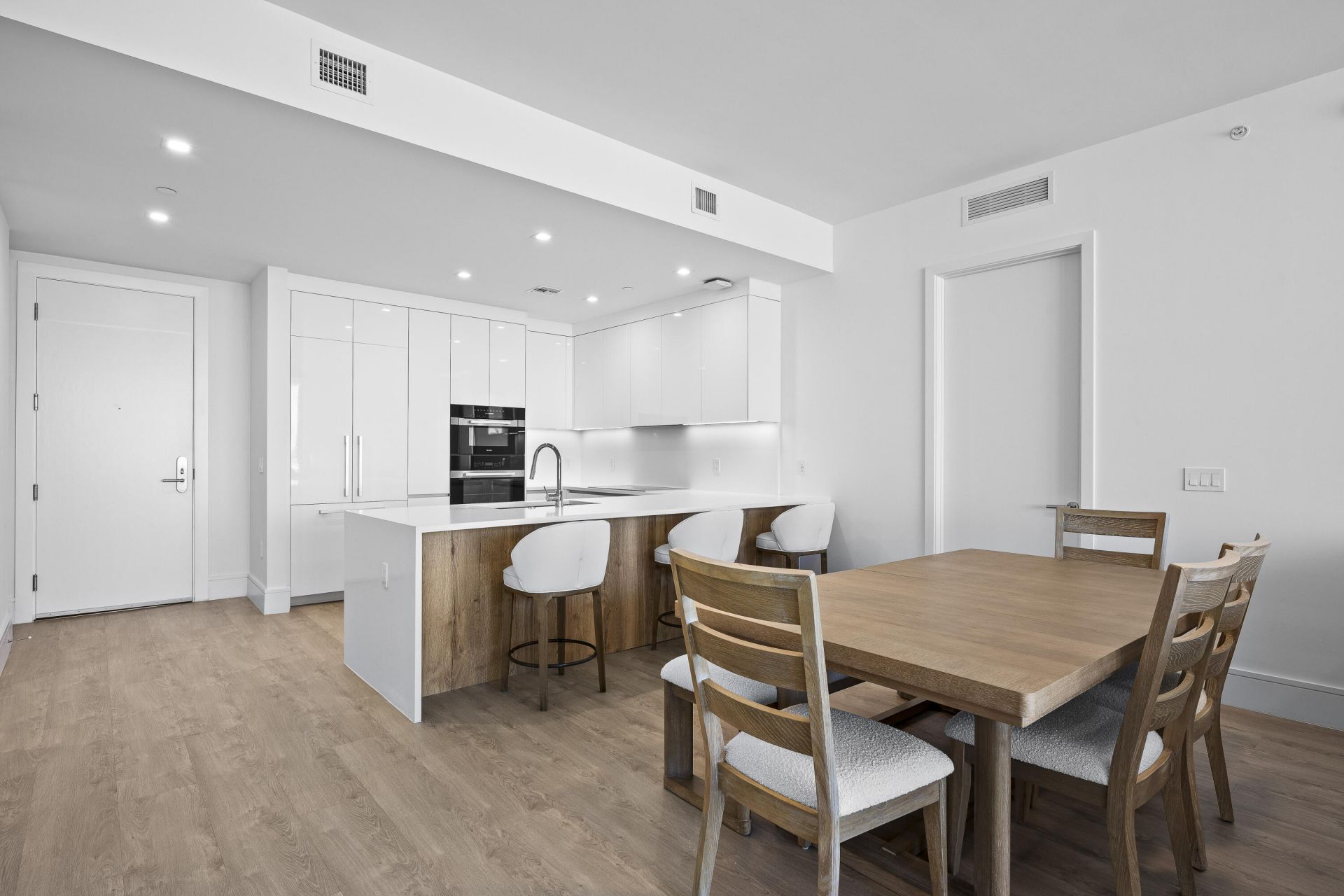 220 Lake Shore Drive, Unit 1413, Lake Park, FL 33403 Photo