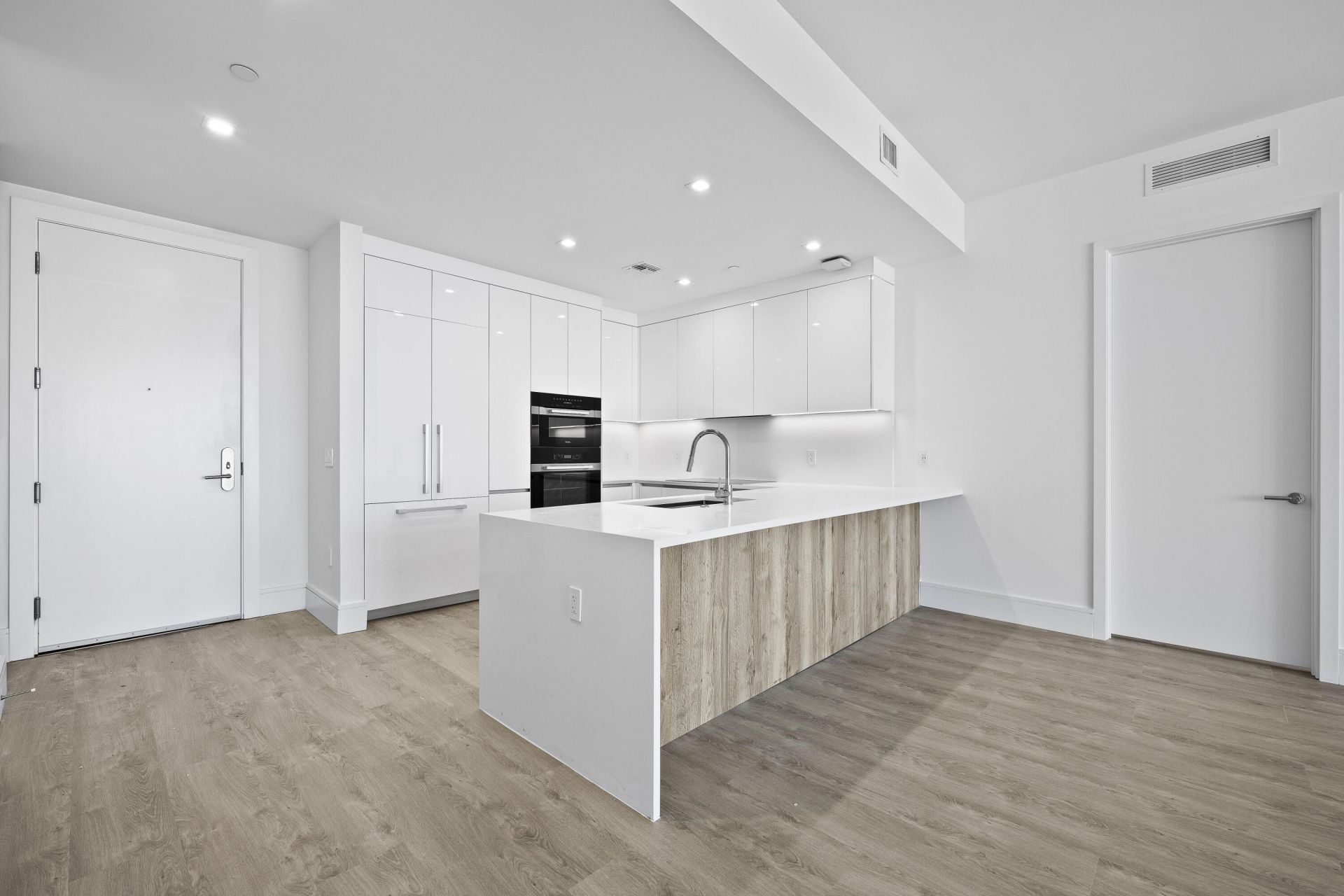 220 Lake Shore Drive, Unit 1413, Lake Park, FL 33403 Photo