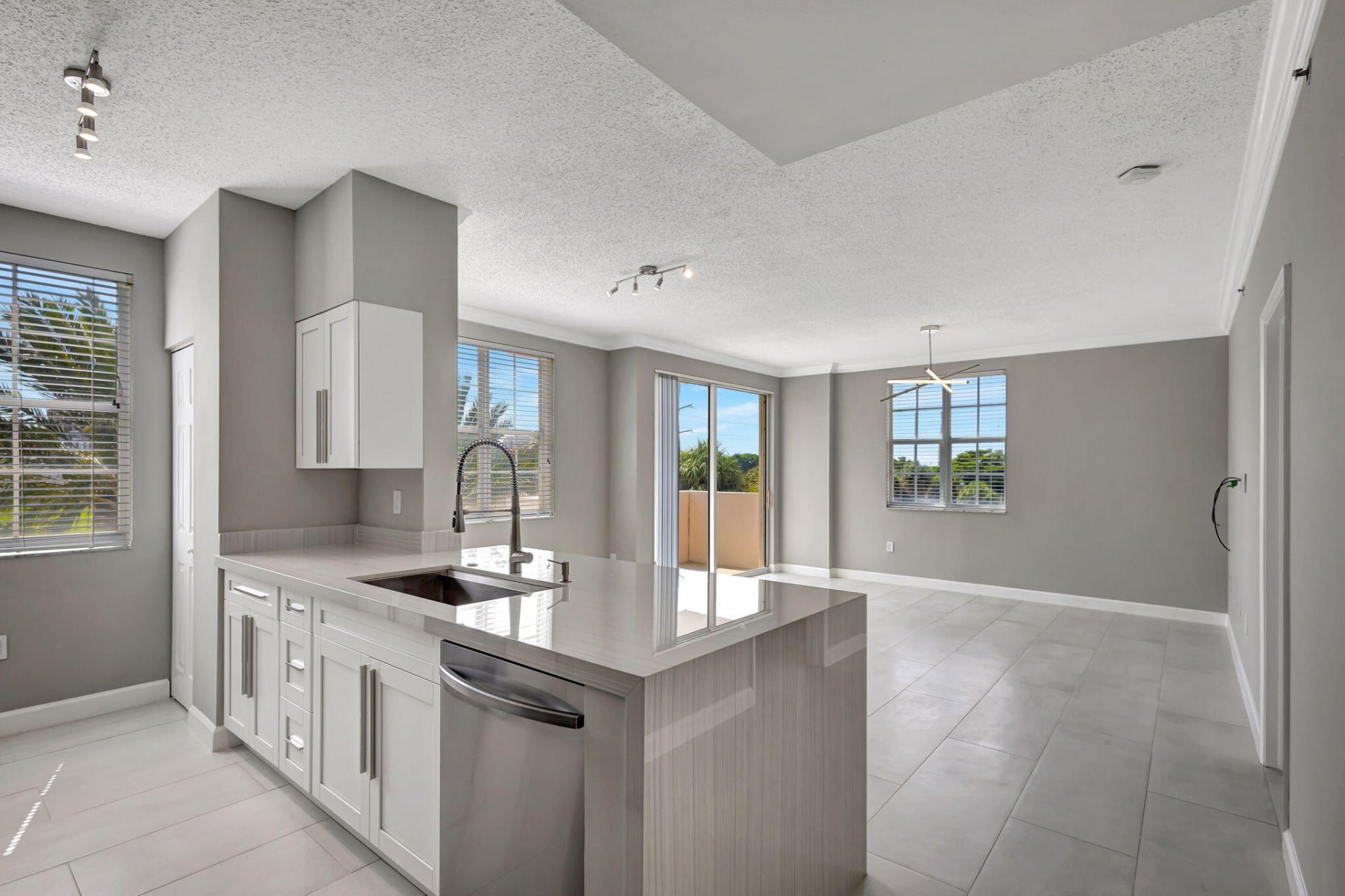 616 Clearwater Park Road, Unit 312, West Palm Beach, FL 33401 Photo
