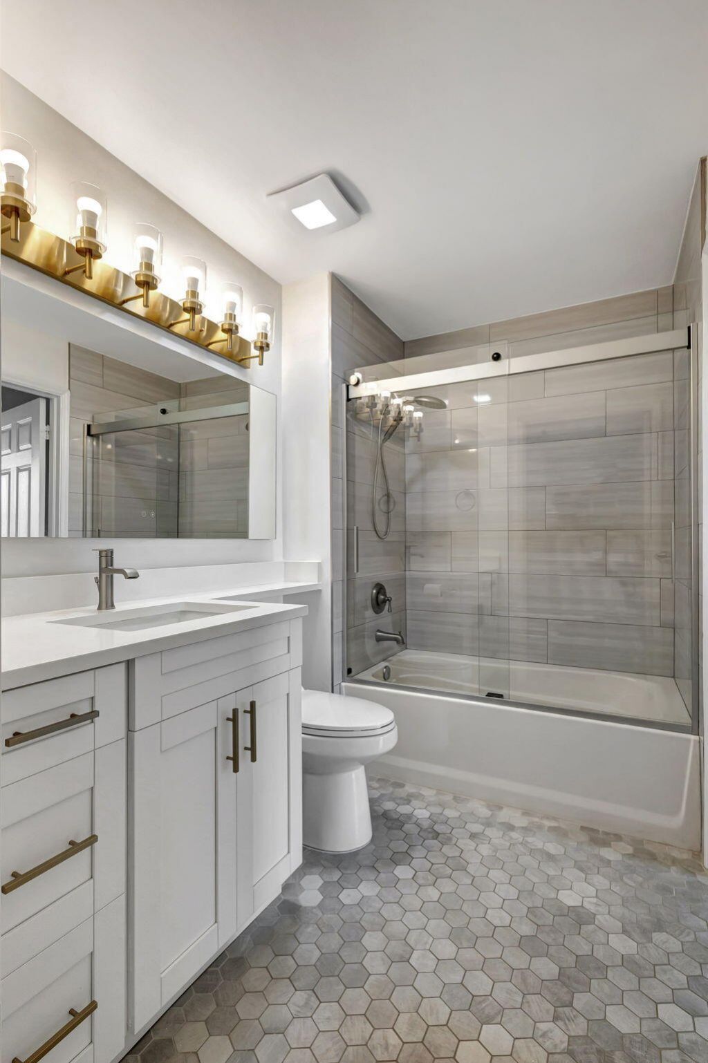 616 Clearwater Park Road, Unit 312, West Palm Beach, FL 33401 Photo