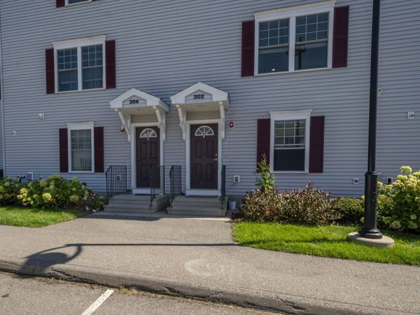 202 Karatzas Avenue, Unit 202, Manchester, NH 01304