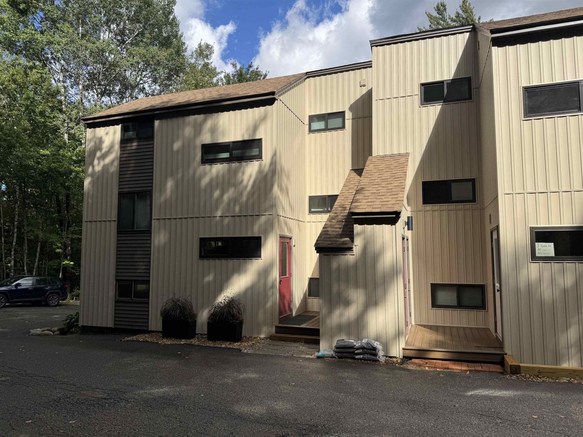 3 Knotts Road Campton, NH 03223