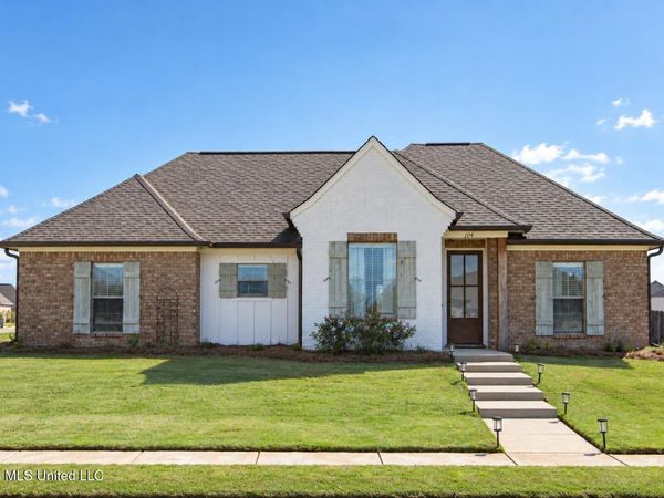 104 Woodscape Drive, Canton, MS 39046