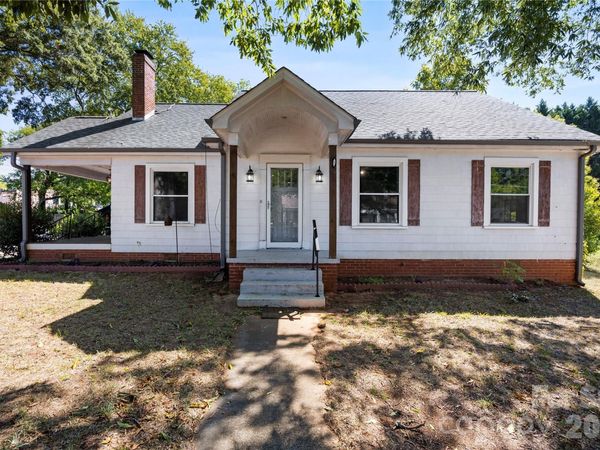 309 S Main Avenue S, Newton, NC 28658