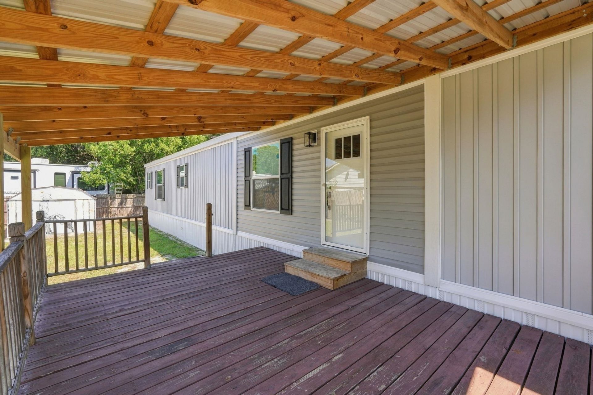 565 Summer Dr. Photo 10
