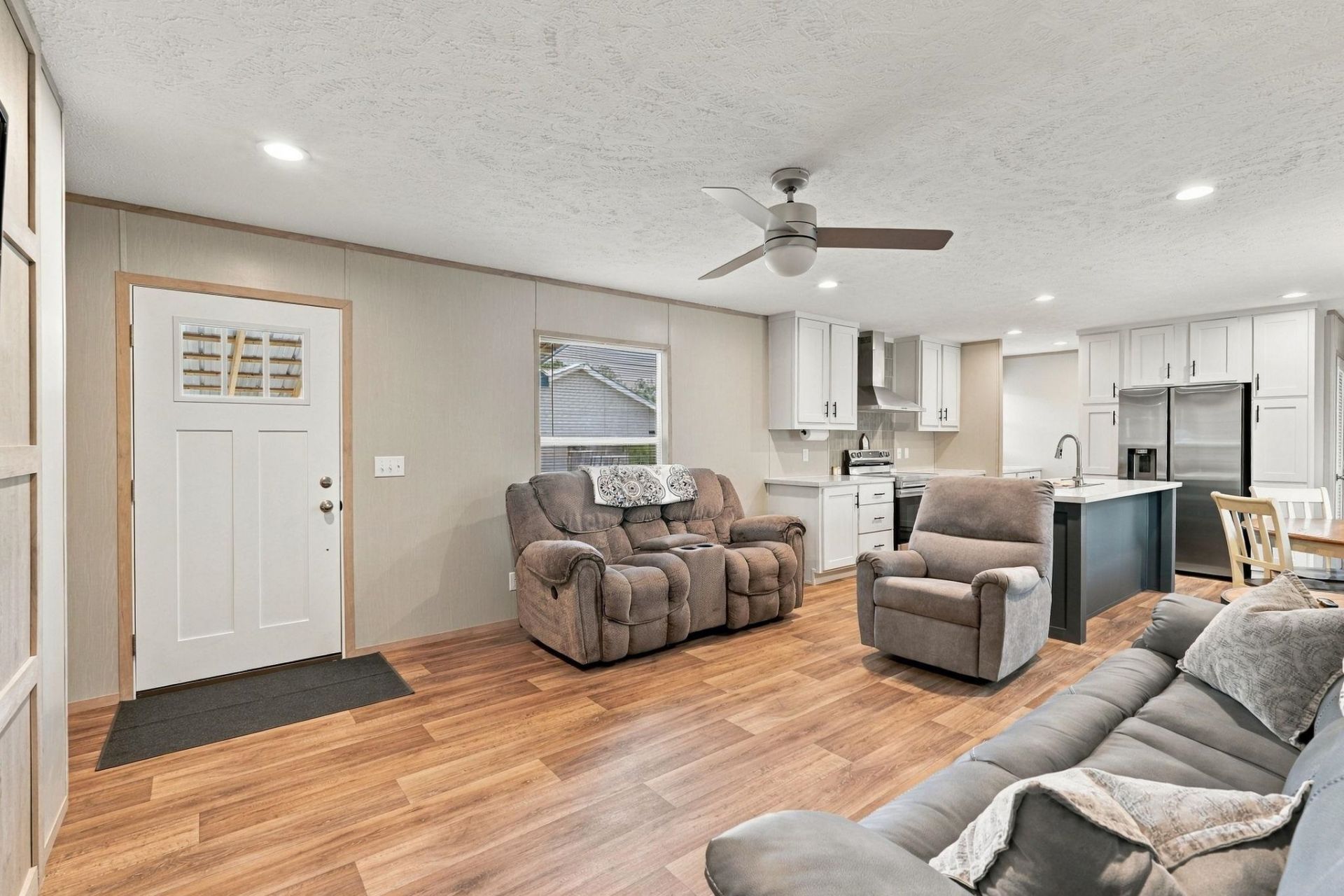 565 Summer Dr. Photo 16