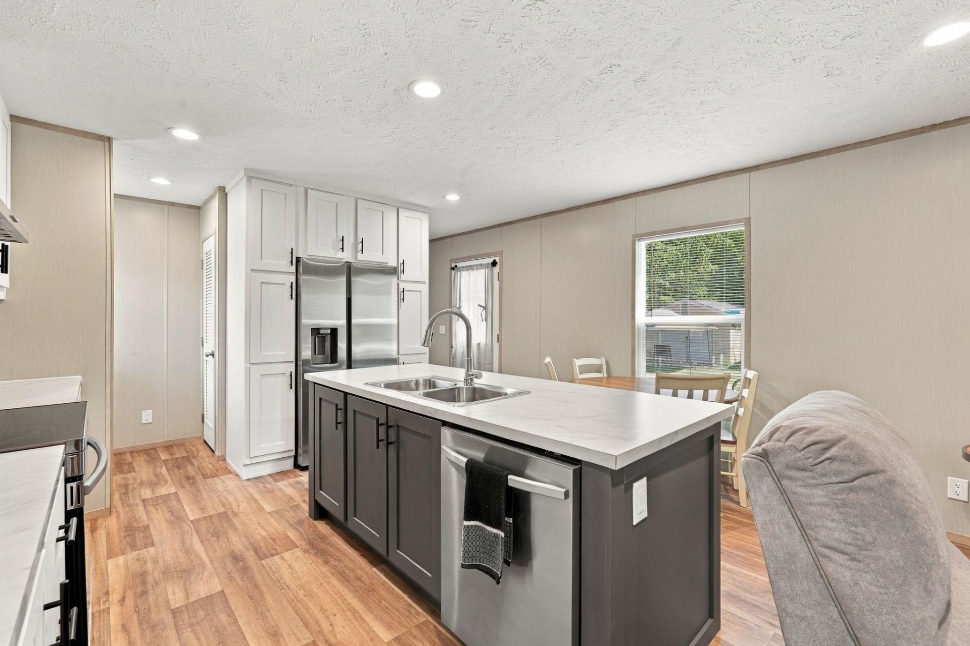 565 Summer Dr. Photo 18