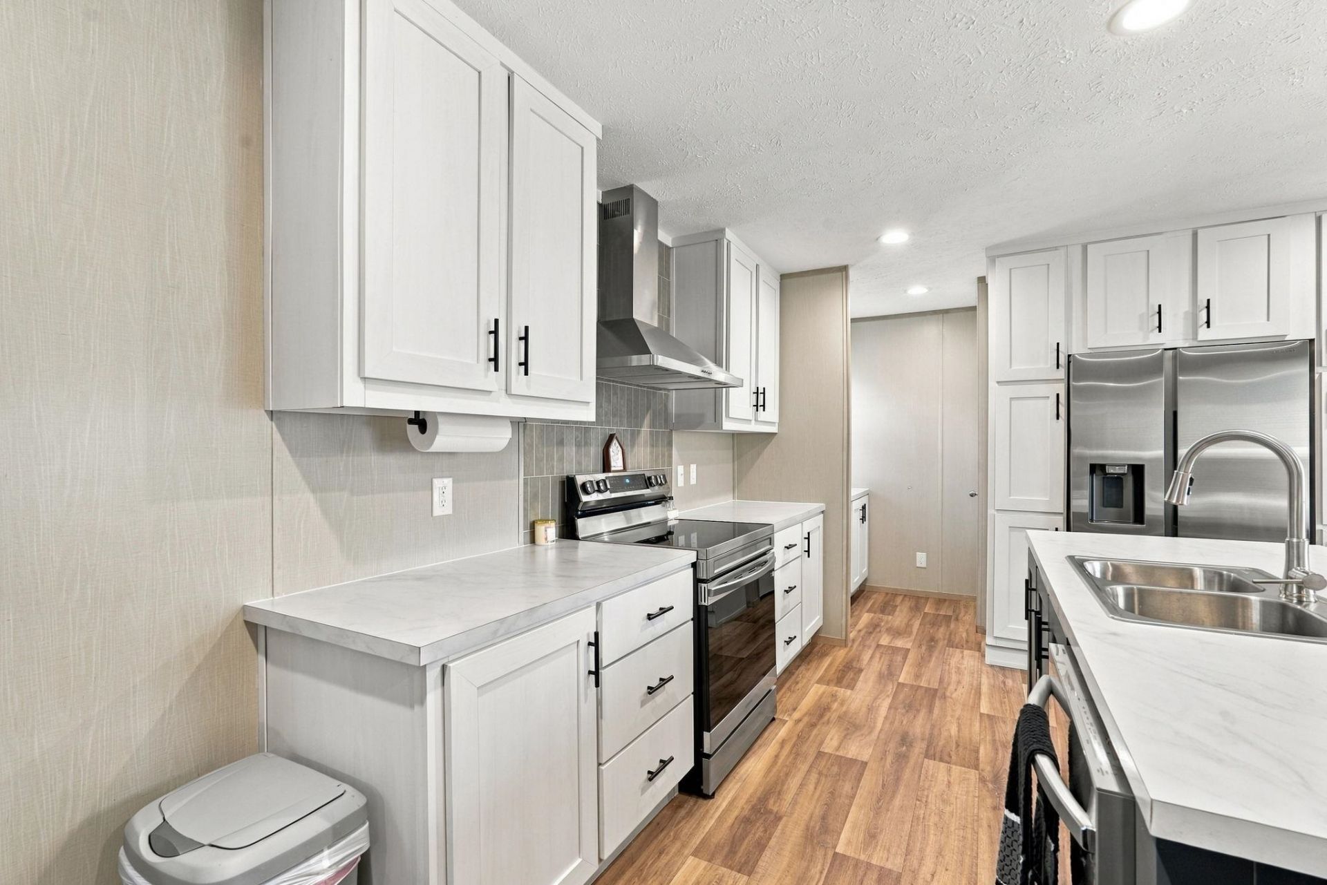 565 Summer Dr. Photo 23