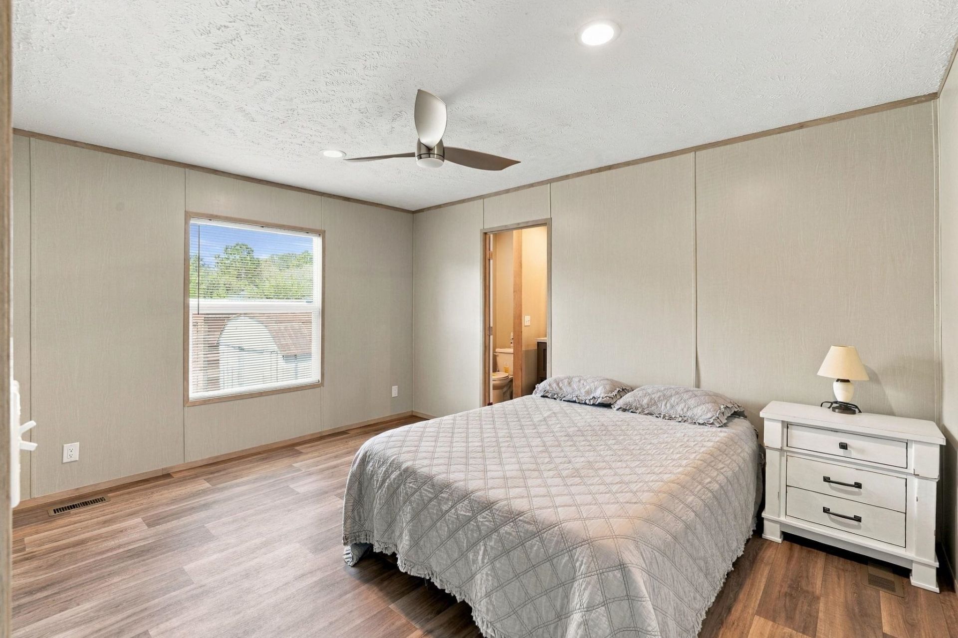 565 Summer Dr. Photo 34