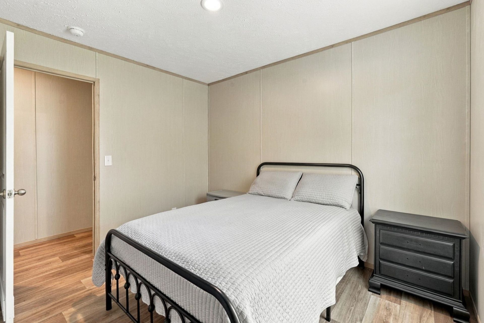 565 Summer Dr. Photo 37