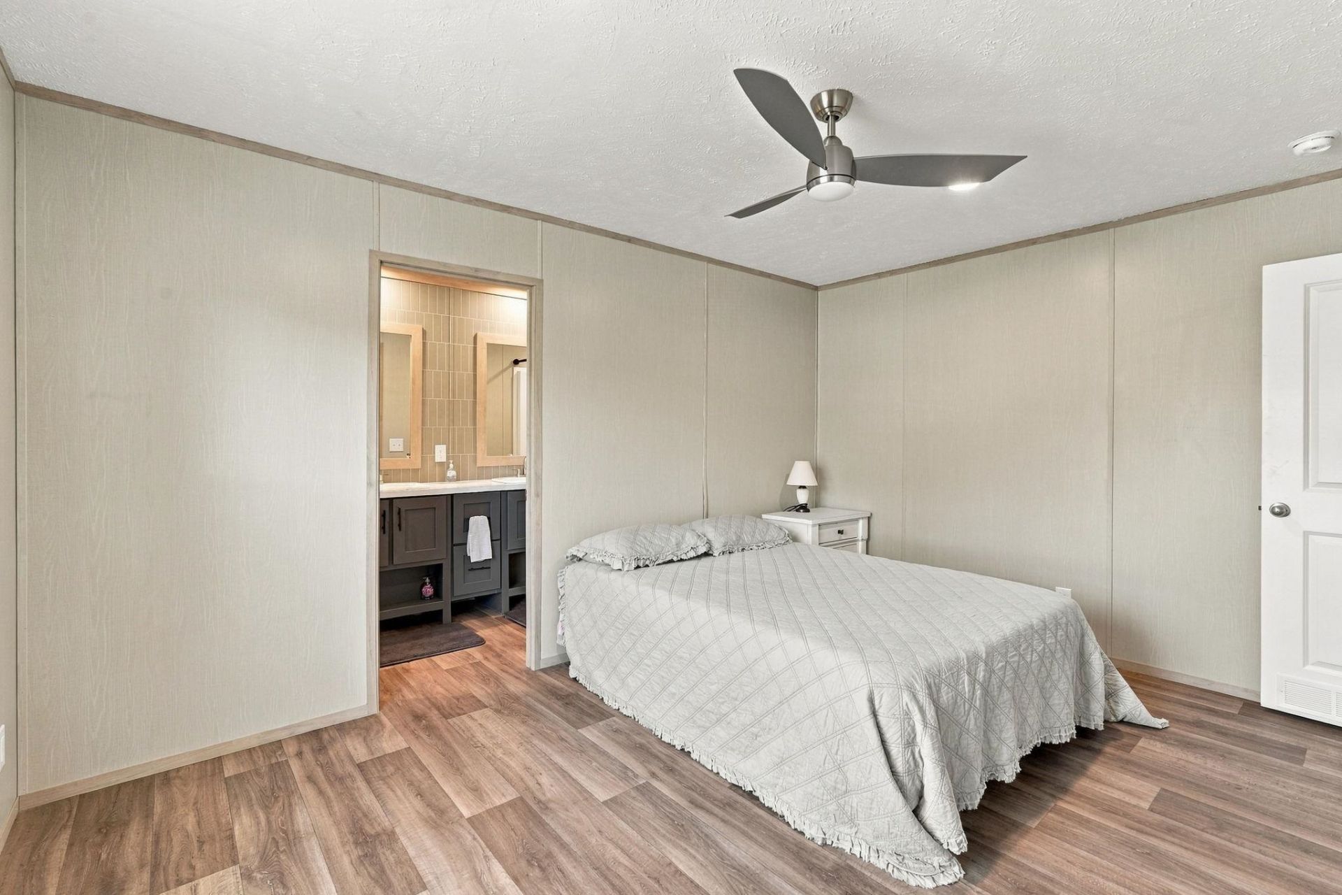 565 Summer Dr. Photo 38