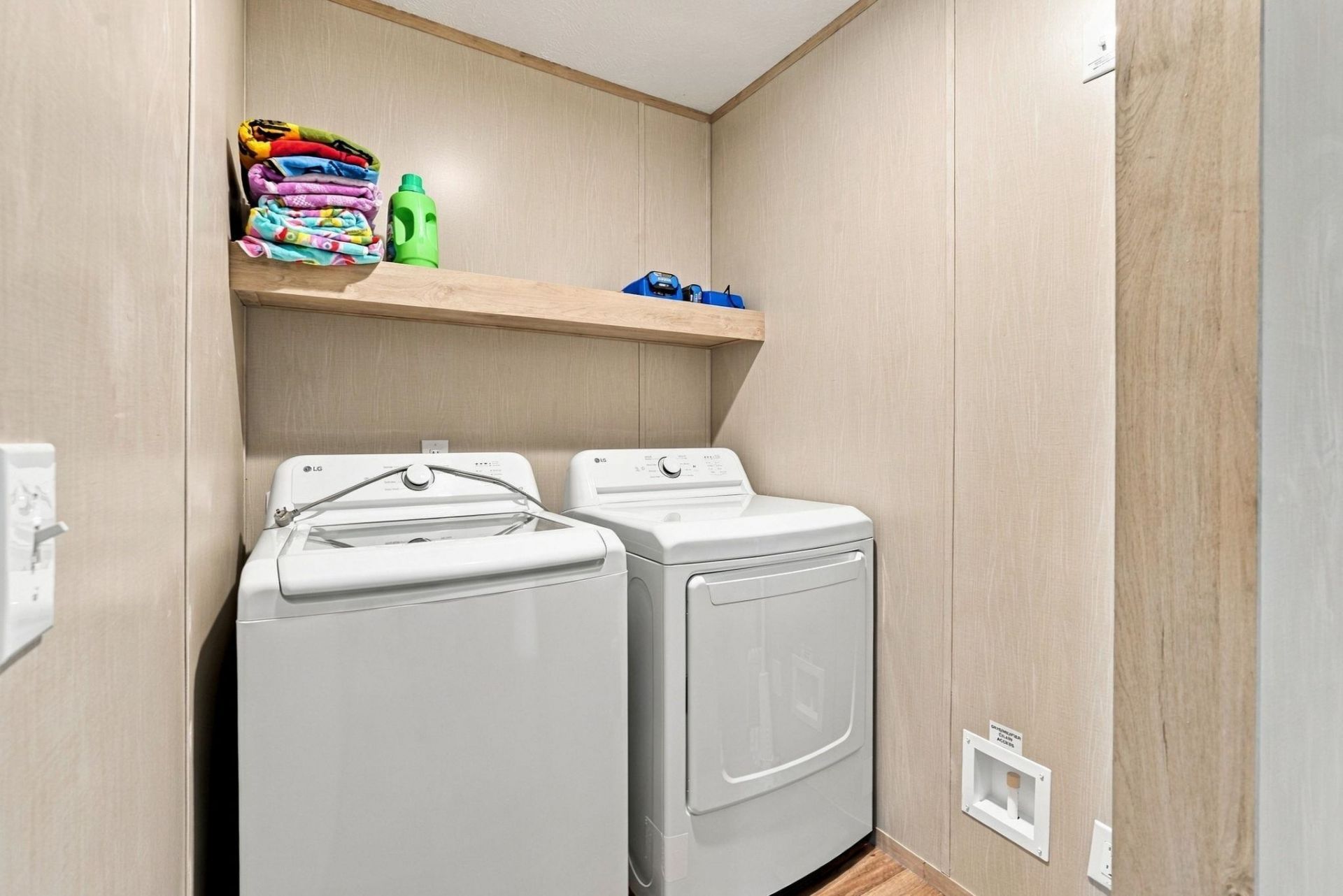 565 Summer Dr. Photo 42