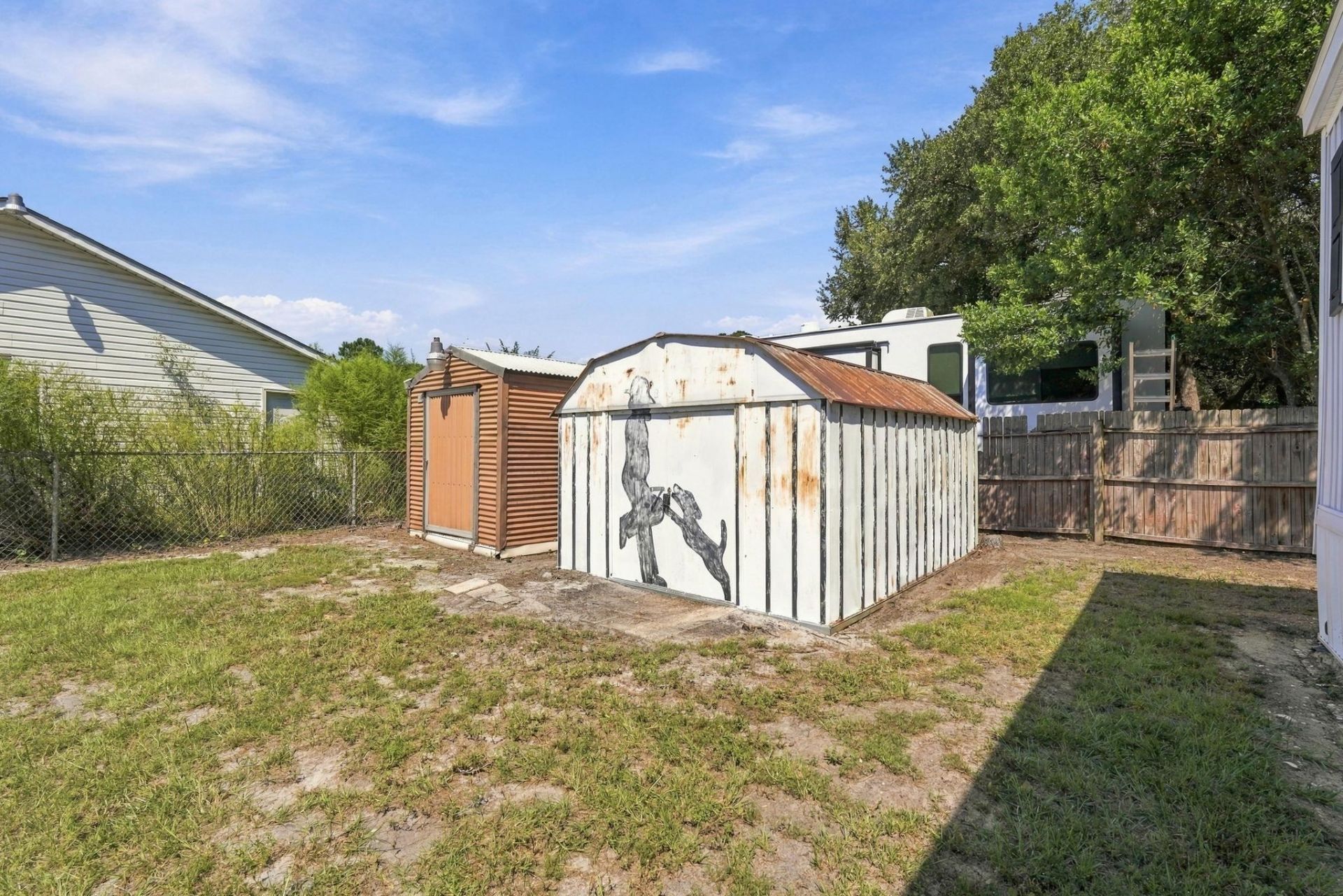 565 Summer Dr. Photo 8