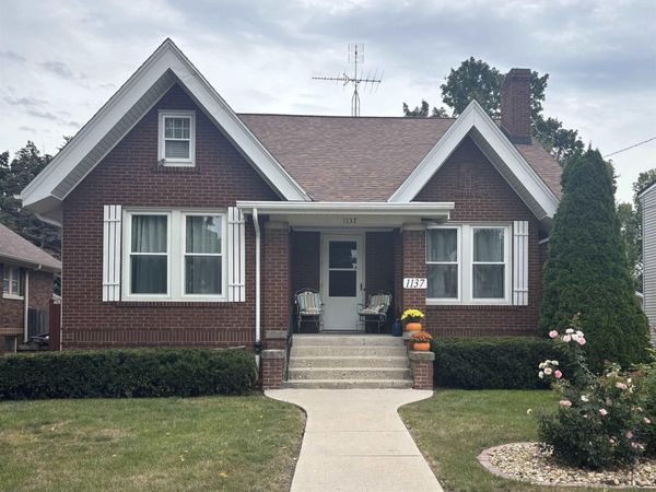1137 N KELLOGG Street, Galesburg, IL 61401