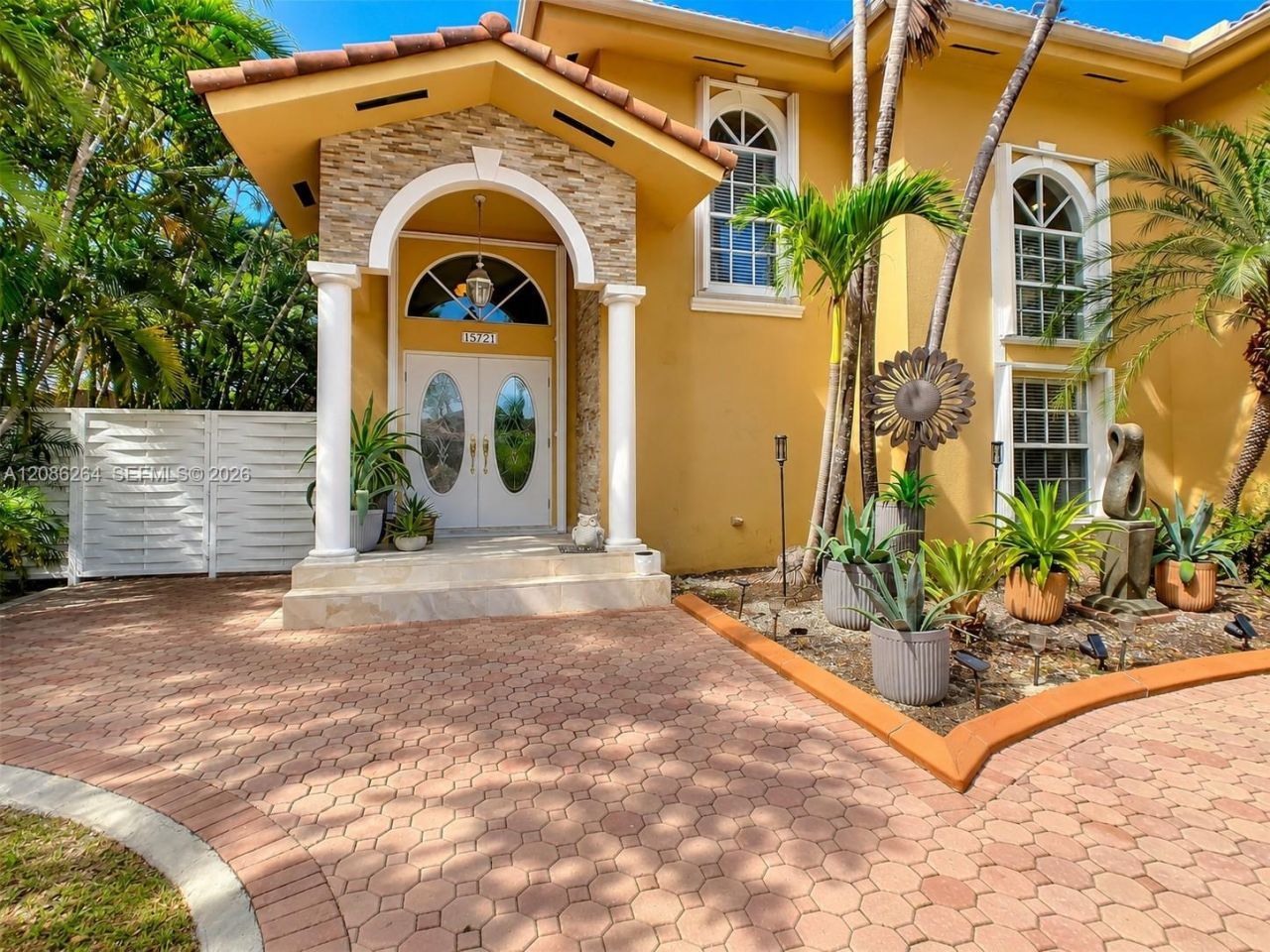 15721 SW 44th Ter, Miami, FL 33185 Photo