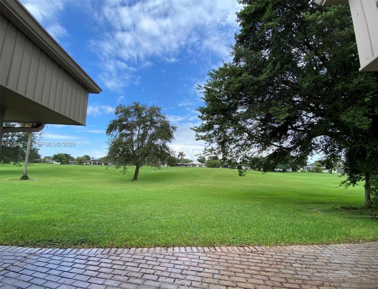6105 Royal Poinciana Ln, Tamarac, FL 33319 Photo