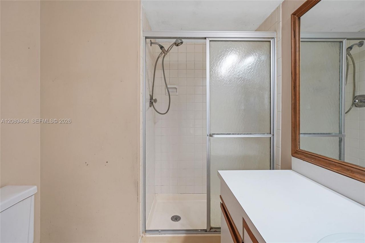 8253 NW 9th Ct, Unit 2, Plantation, FL 33324 Photo