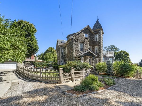 35 Grandview Ave, Unit 1, Medford, MA 02155