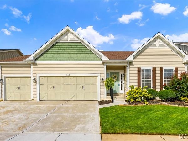 513 Country Chase Drive, Lake St Louis, MO 63367