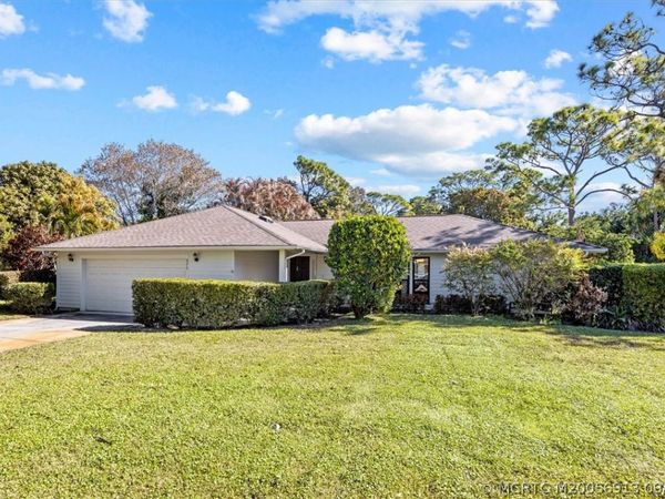 571 NE Town Terrace, Jensen Beach, FL 34957