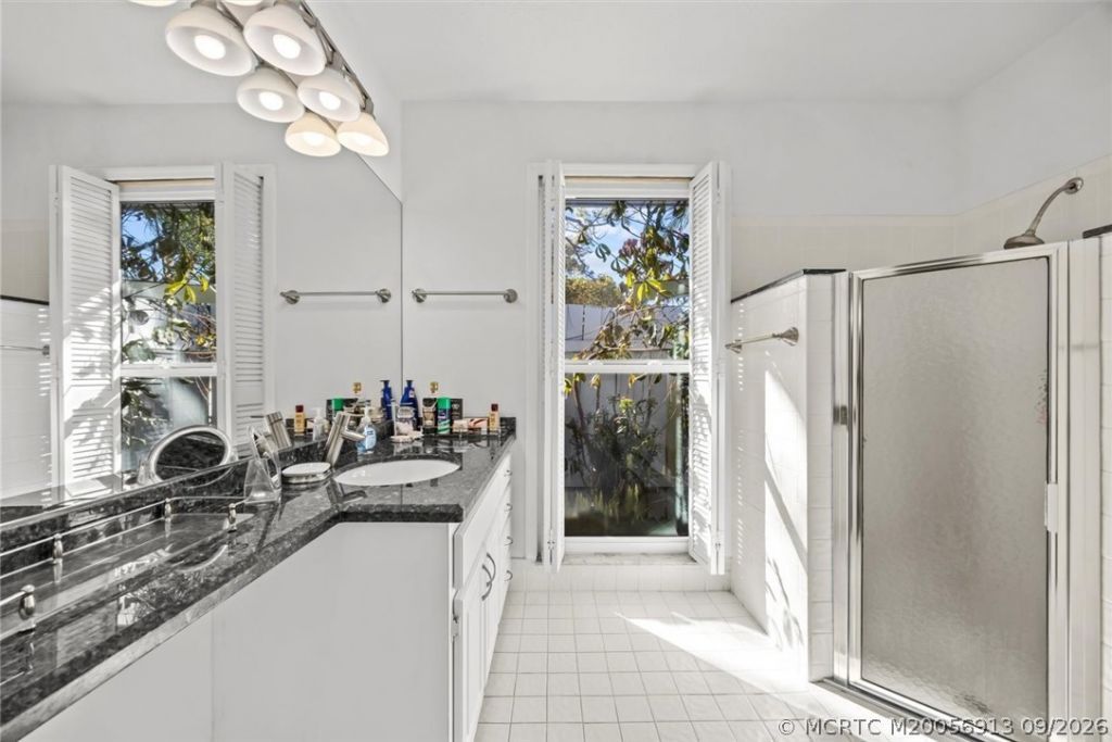 571 NE Town Terrace, Jensen Beach, FL 34957 Photo
