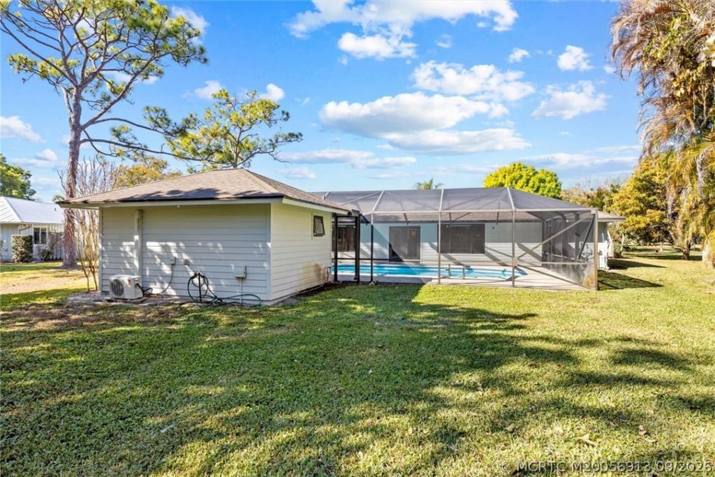 571 NE Town Terrace, Jensen Beach, FL 34957 Photo