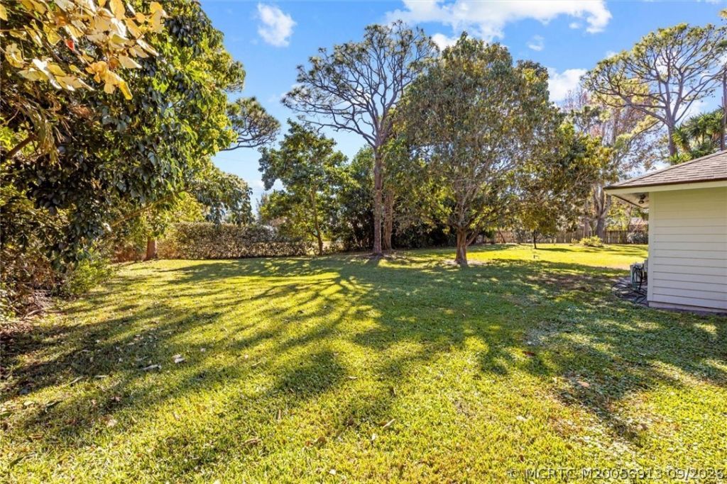 571 NE Town Terrace, Jensen Beach, FL 34957 Photo