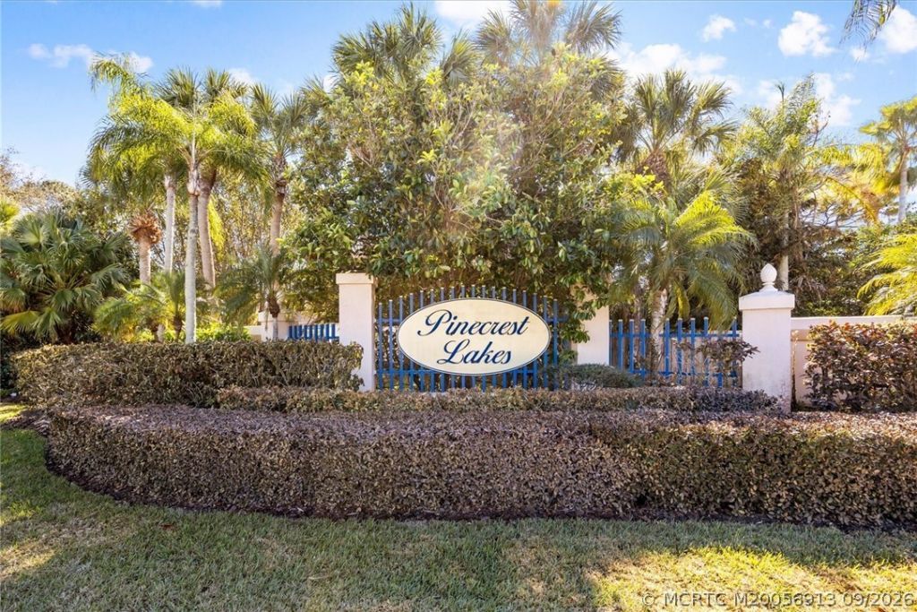 571 NE Town Terrace, Jensen Beach, FL 34957 Photo