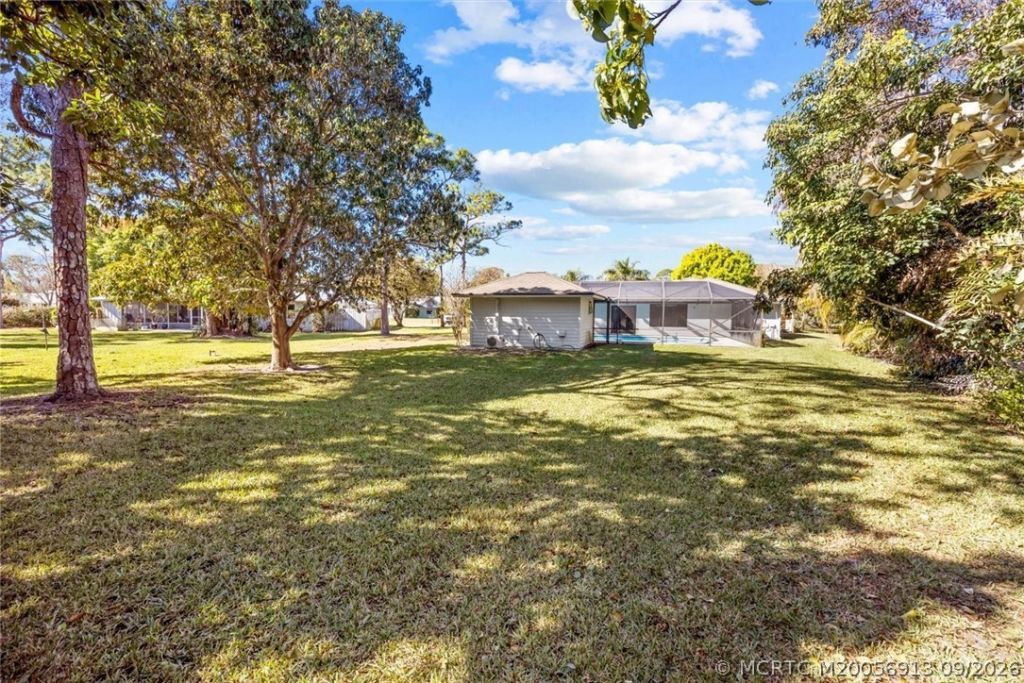 571 NE Town Terrace, Jensen Beach, FL 34957 Photo