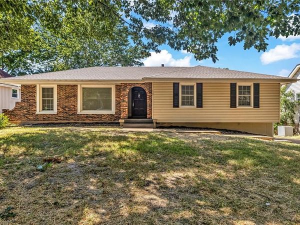 1101 S 19th Street, Blue Springs, MO 64015