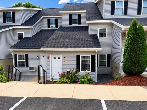 28 Mcgillen Drive, Unit 28, Leominster, MA 01453