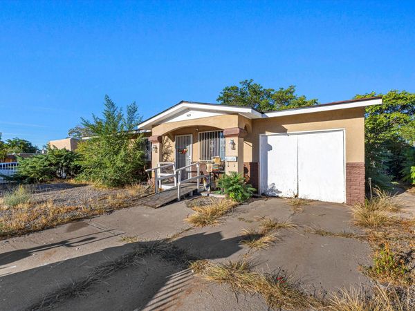 425 60th Street SW, Albuquerque, NM 87121
