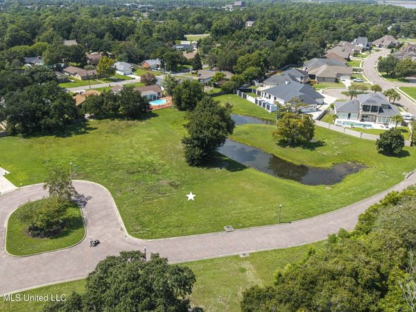 327 Goose Pointe Boulevard, Biloxi, MS 39531