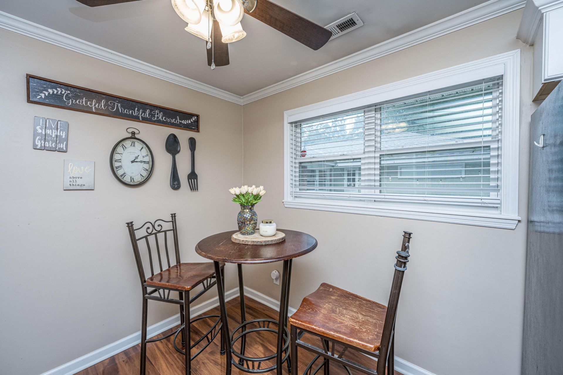 1240 Camellia Road Photo 11
