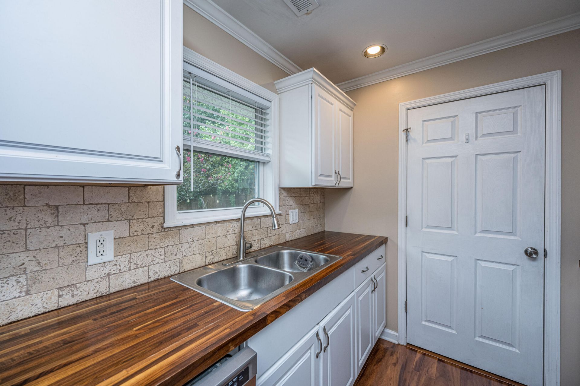 1240 Camellia Road Photo 14