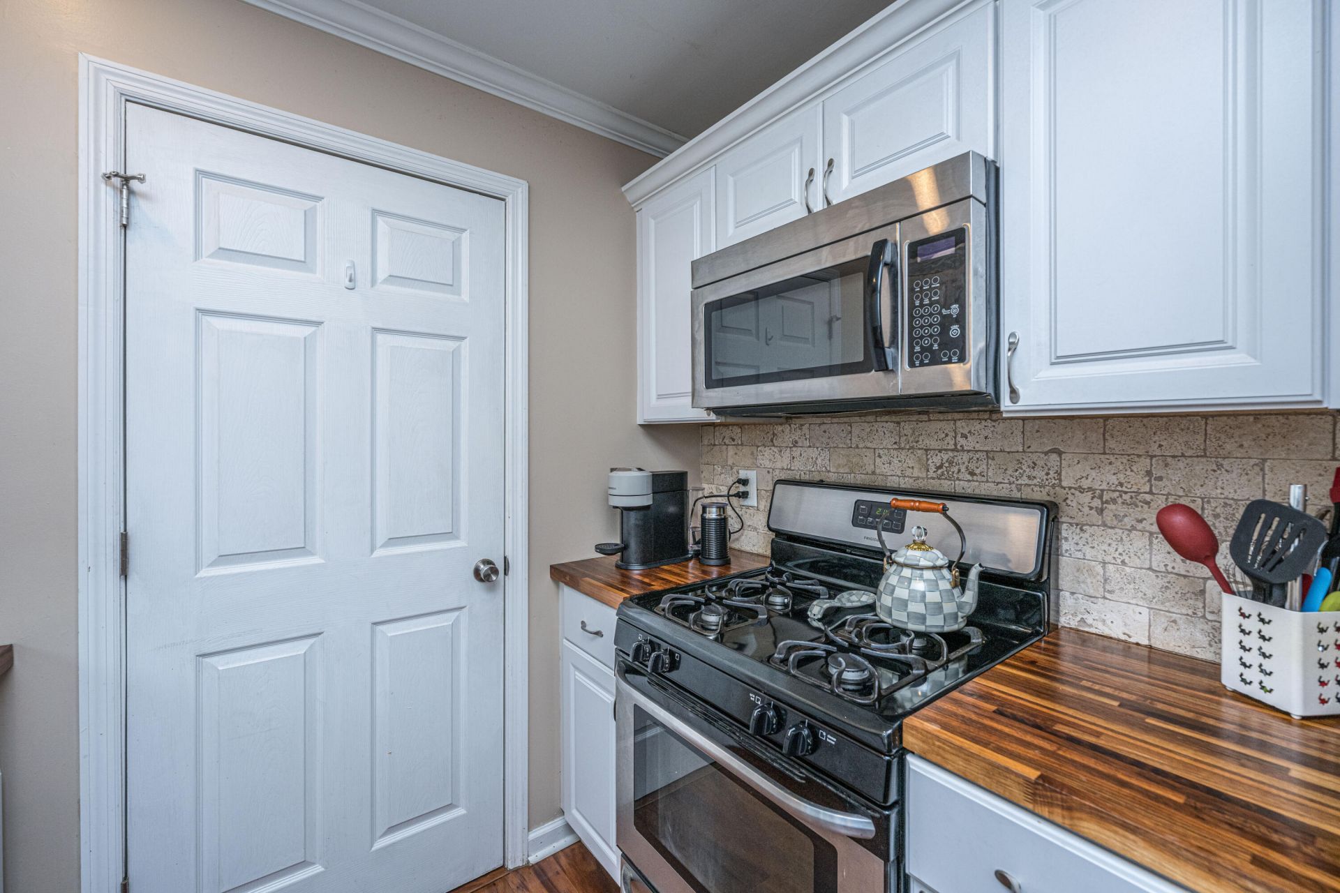1240 Camellia Road Photo 15