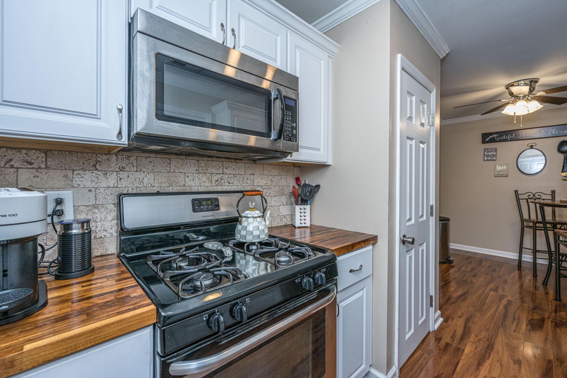 1240 Camellia Road Photo 17