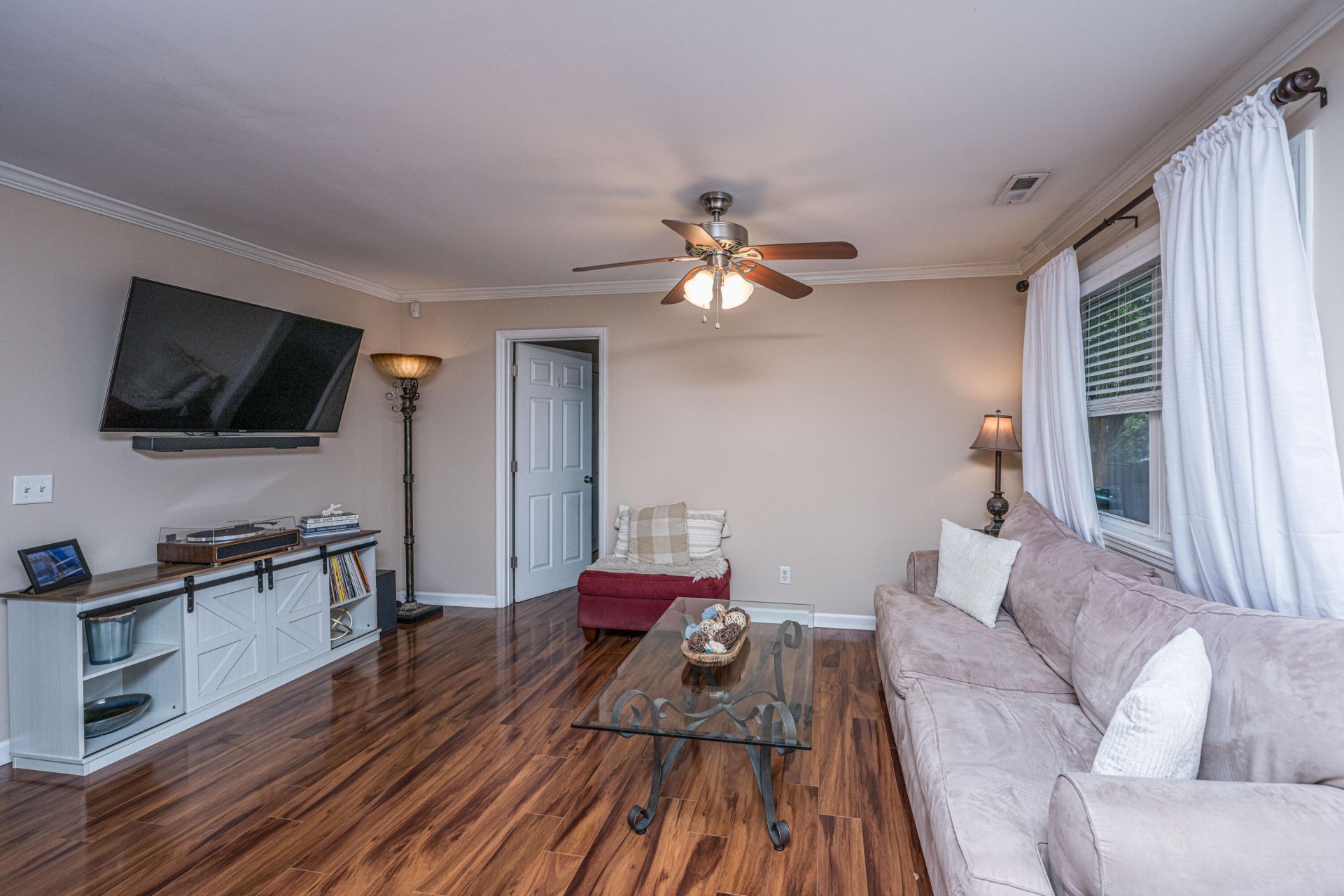 1240 Camellia Road Photo 6